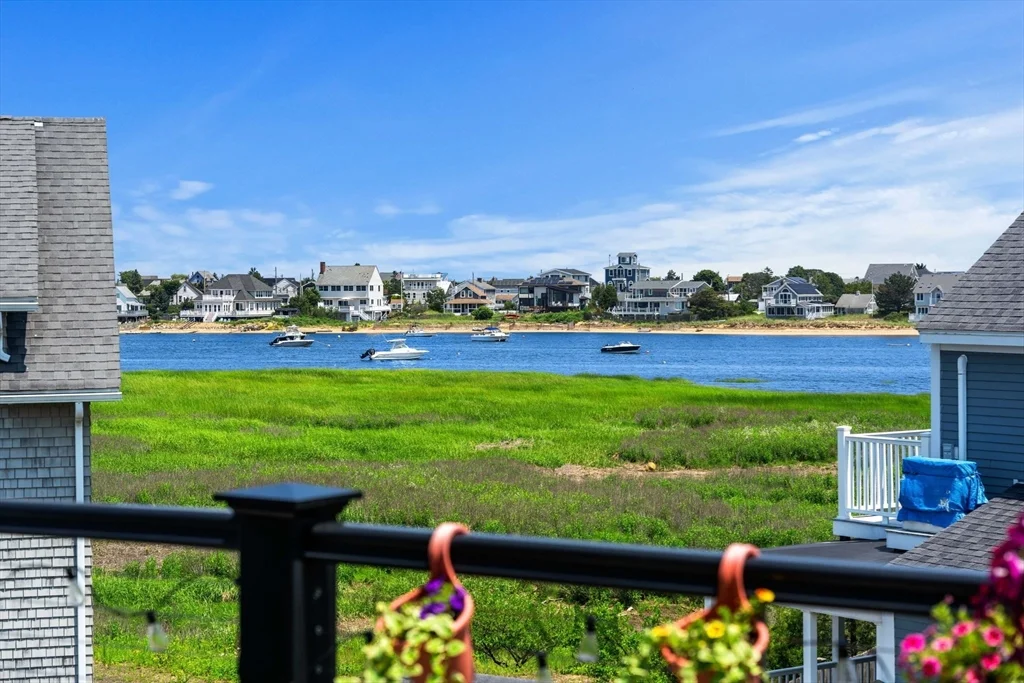 2 bed, 3 bath apartment for rent at 3 Louise St, Newburyport — photo 33 of 42