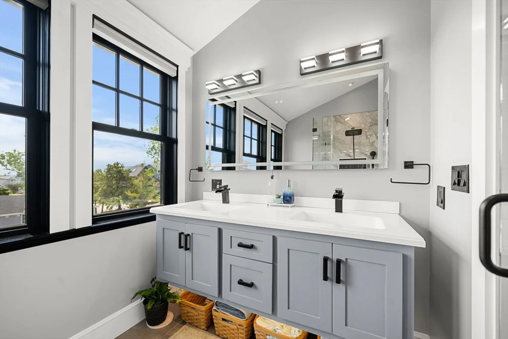 2 bed, 3 bath apartment for rent at 3 Louise St, Newburyport — photo 16 of 42