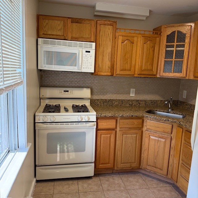 3 bed, 1 bath apartment for rent at 3 Lower Beacon St Unit 1, Maynard — photo 1 of 7