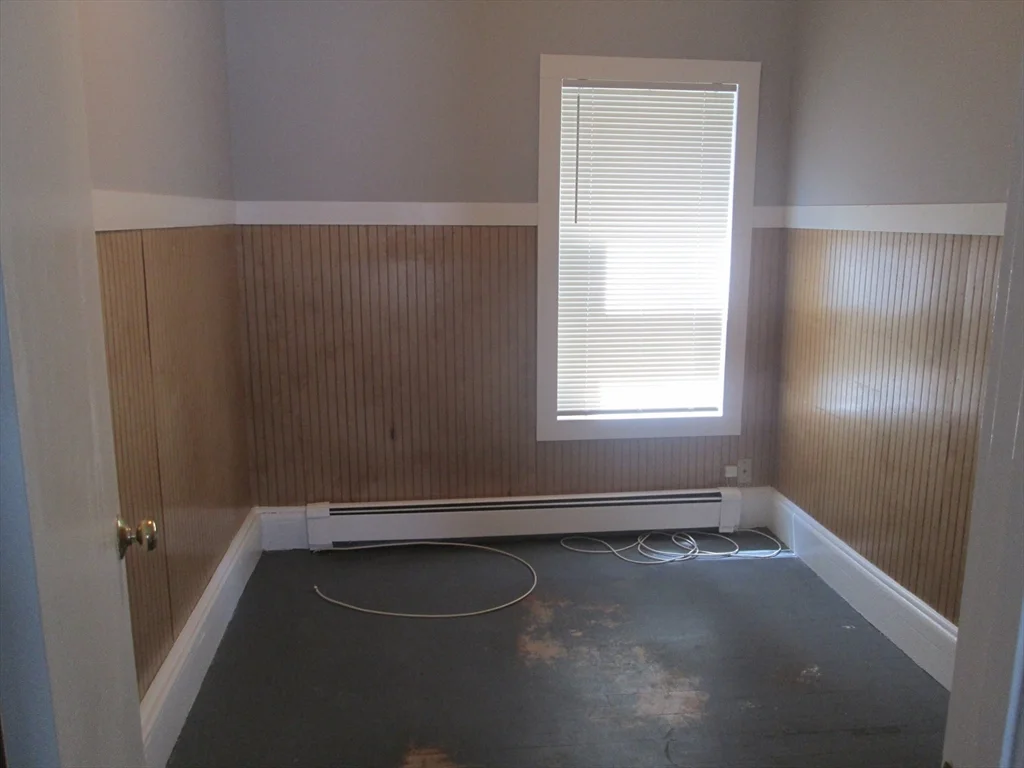 3 bed, 1 bath apartment for rent at 3 Lynn St Unit 1, Fitchburg — photo 7 of 13