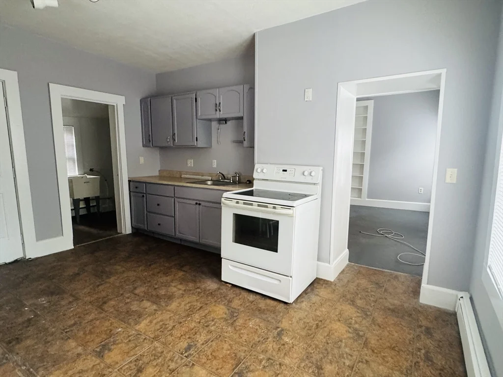 3 bed, 1 bath apartment for rent at 3 Lynn St Unit 1, Fitchburg — photo 9 of 13