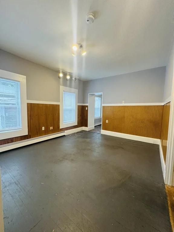 3 bed, 1 bath apartment for rent at 3 Lynn St Unit 1, Fitchburg — photo 4 of 13