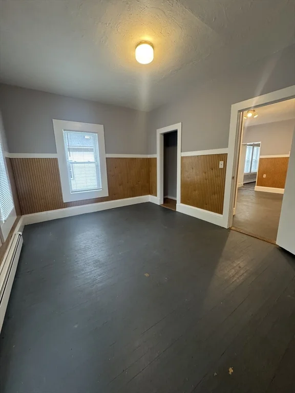 3 bed, 1 bath apartment for rent at 3 Lynn St Unit 1, Fitchburg — photo 2 of 13