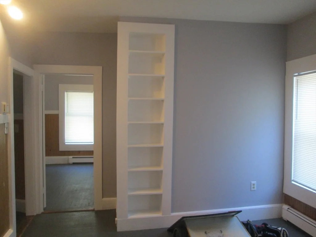 3 bed, 1 bath apartment for rent at 3 Lynn St Unit 1, Fitchburg — photo 3 of 13
