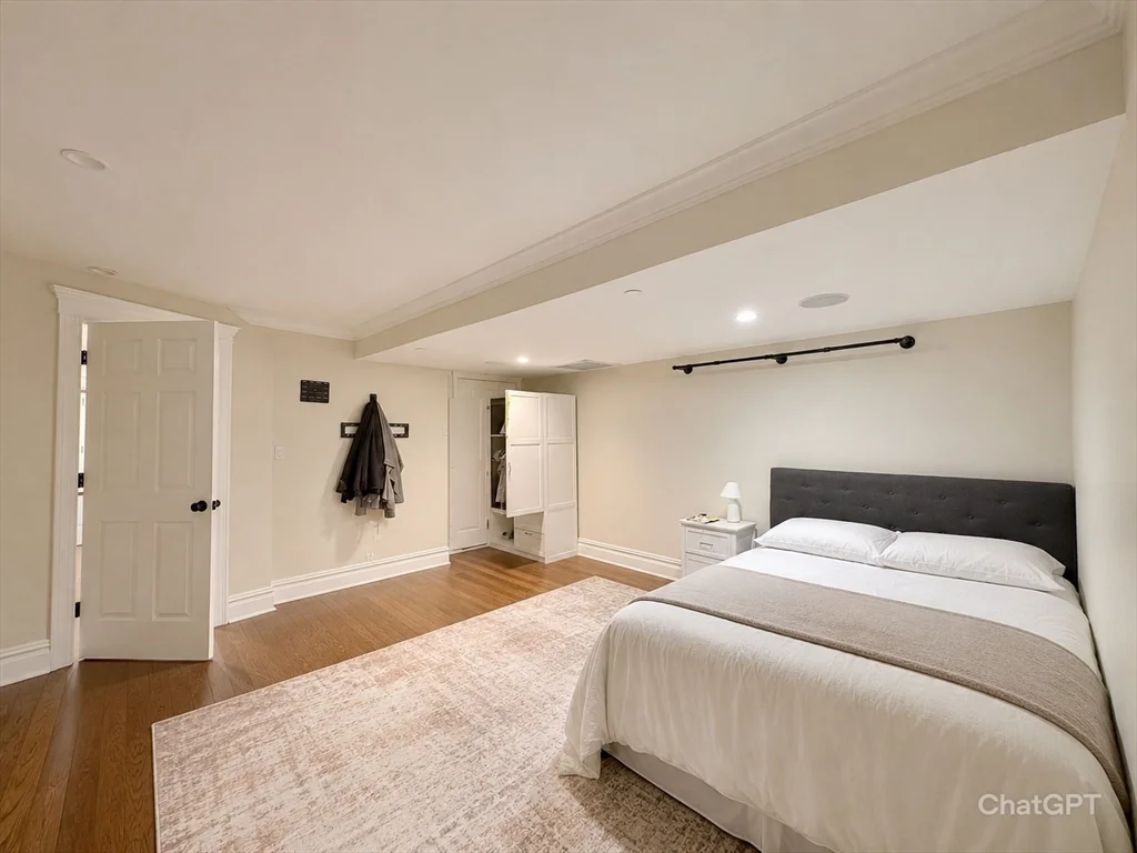 4 bed, 2 bath apartment for rent at 3 M St Unit 2, South Boston — photo 19 of 20