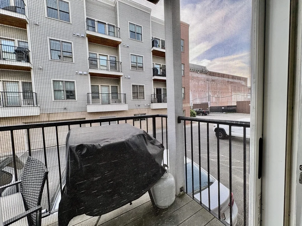 4 bed, 2 bath apartment for rent at 3 M St Unit 2, South Boston — photo 11 of 20