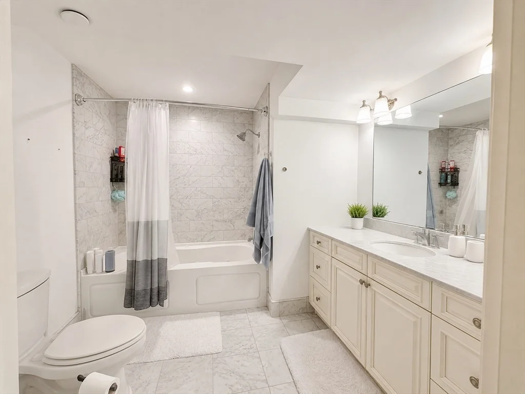 4 bed, 2 bath apartment for rent at 3 M St Unit 2, South Boston — photo 17 of 20