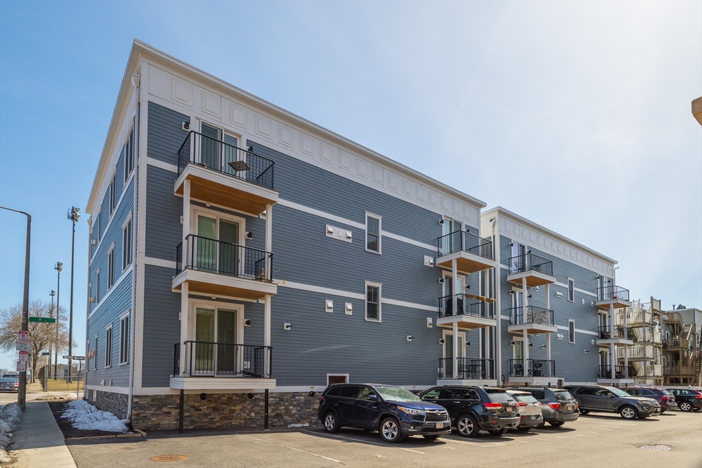 2 bed, 2 bath apartment for rent at 3 M St Unit 4, South Boston — photo 14 of 15