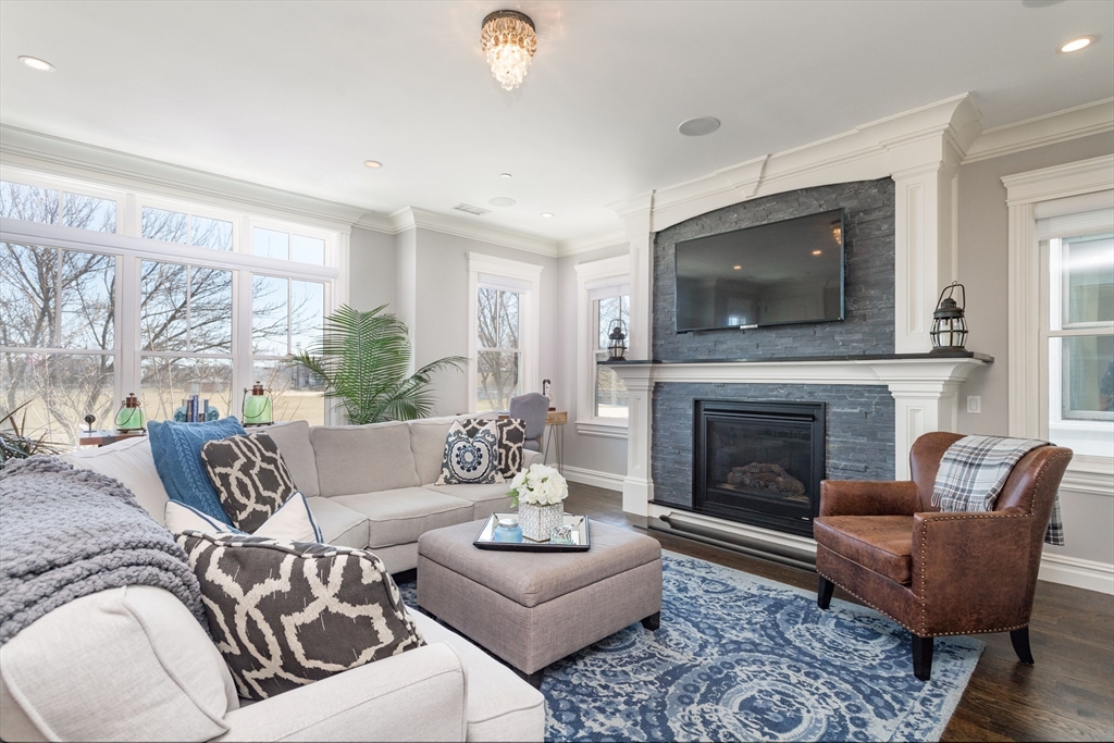 2 bed, 2 bath apartment for rent at 3 M St Unit 4, South Boston — photo 1 of 15