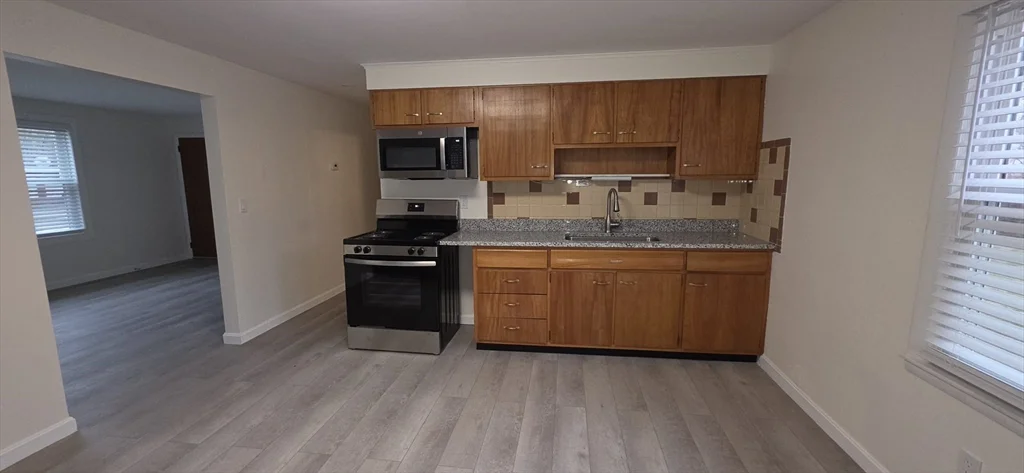 2 bed, 1 bath apartment for rent at 3 Maple Ave Unit 2, Oxford — photo 2 of 16
