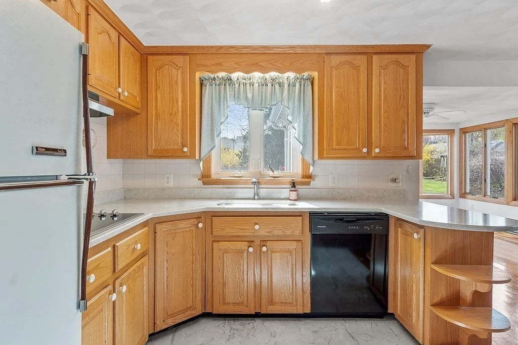 3 bed, 1 bath apartment for rent at 3 Melo Rd Unit 3, Woburn — photo 3 of 21