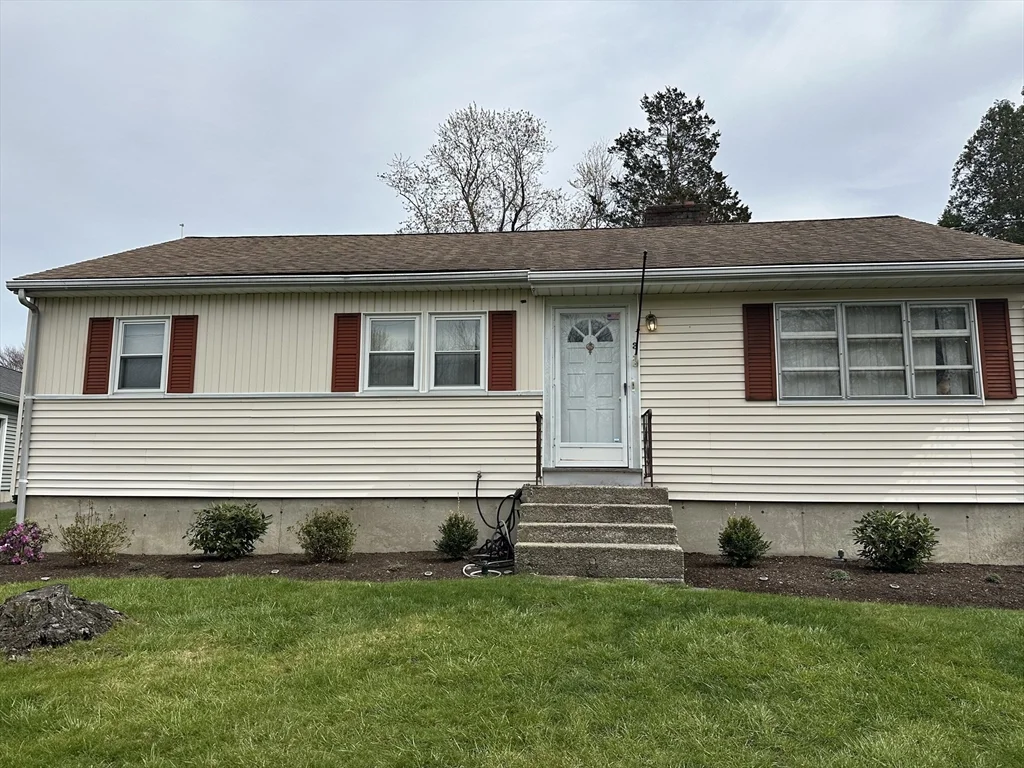 3 bed, 1 bath apartment for rent at 3 Melo Rd Unit 3, Woburn