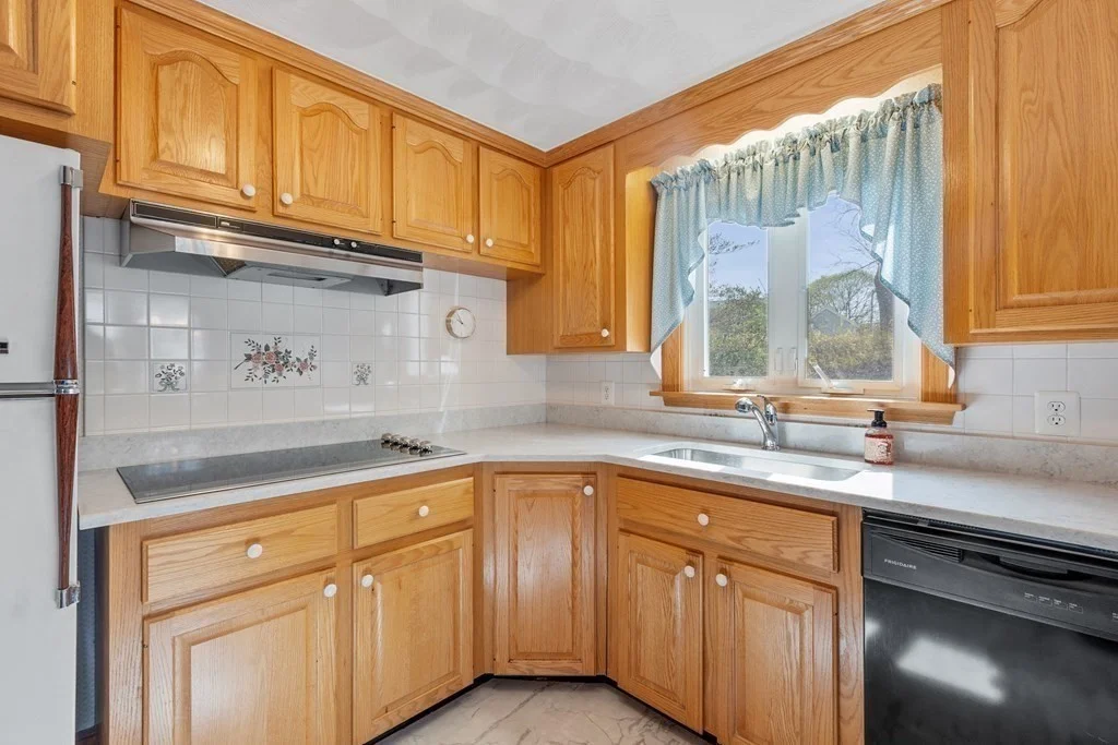 3 bed, 1 bath apartment for rent at 3 Melo Rd Unit 3, Woburn — photo 4 of 21