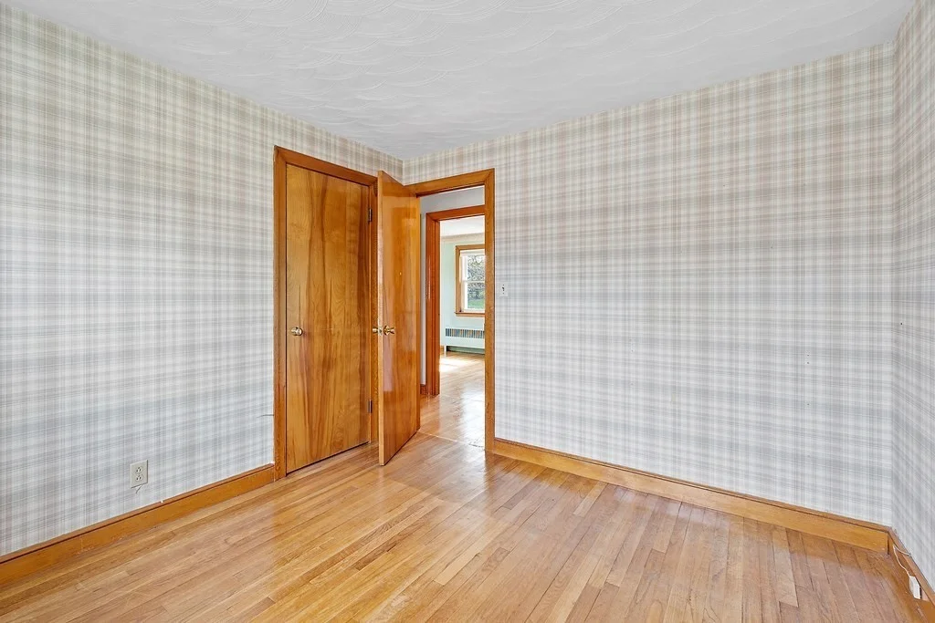 3 bed, 1 bath apartment for rent at 3 Melo Rd, Woburn — photo 13 of 21
