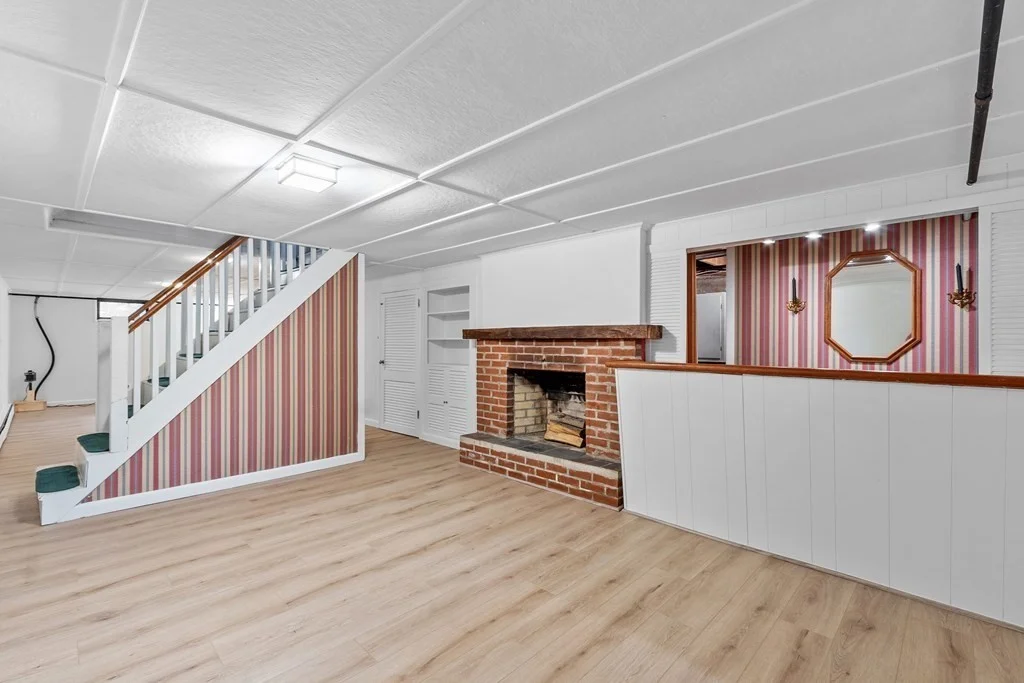3 bed, 1 bath apartment for rent at 3 Melo Rd, Woburn — photo 17 of 21
