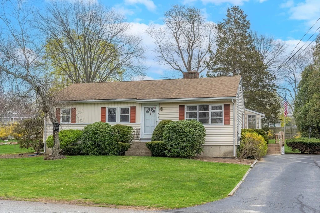 3 bed, 1 bath apartment for rent at 3 Melo Rd, Woburn