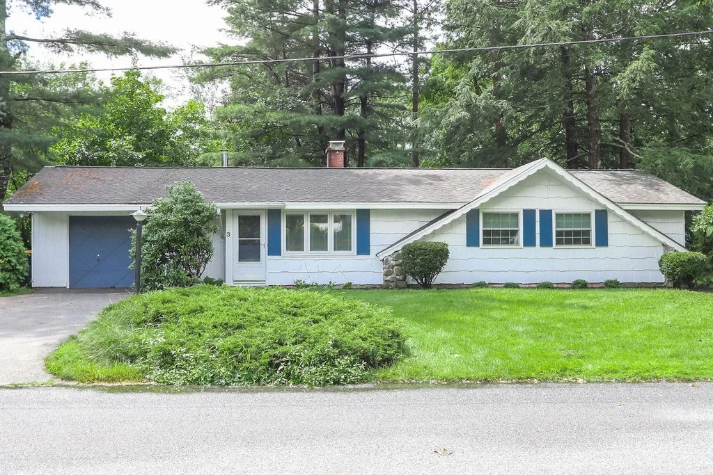 3 bed, 1 bath apartment for rent at 3 Merrill Dr, Framingham
