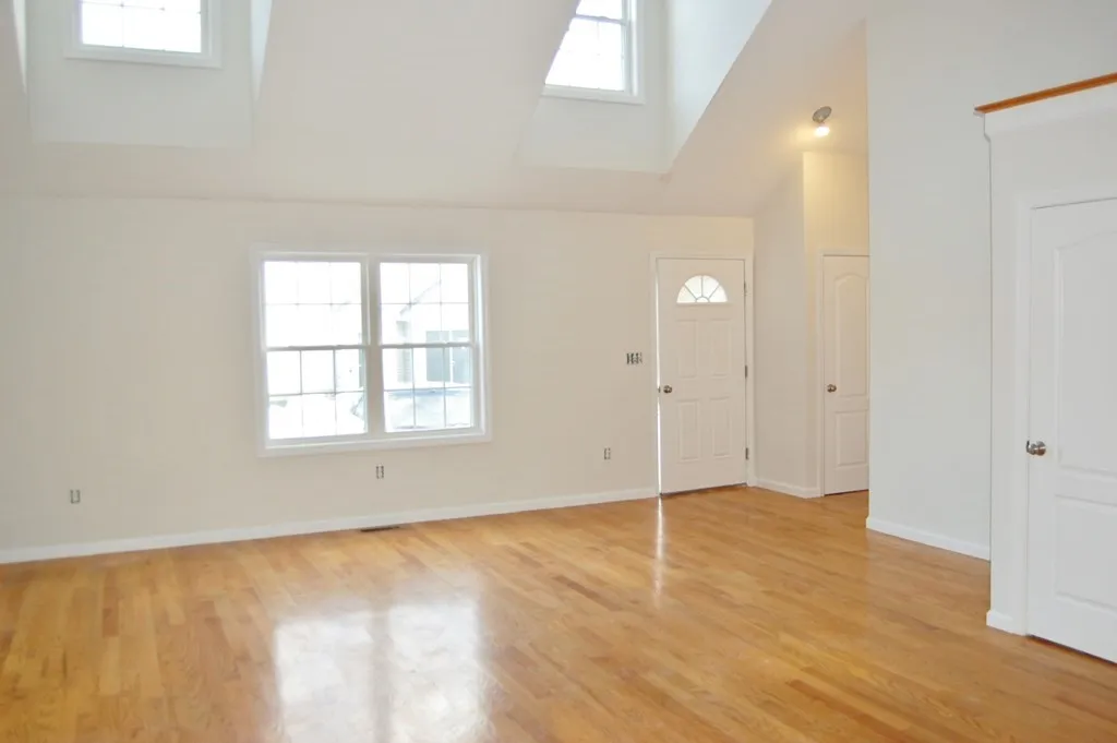 2 bed, 1 bath apartment for rent at 3 Merrimac Way Unit I, Tyngsborough — photo 6 of 7