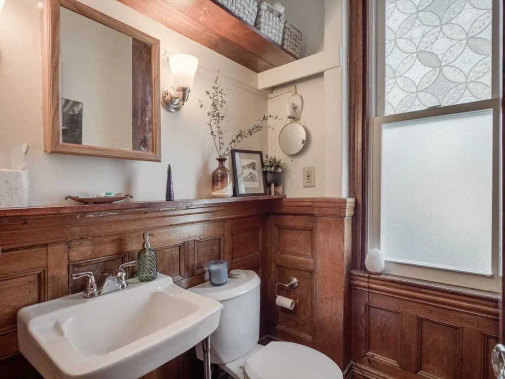 1 bed, 1 bath apartment for rent at 3 Monmouth St Unit 1, Spring Hill — photo 9 of 23