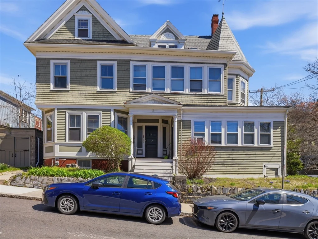 2 bed, 1 bath apartment for rent at 3 Monmouth St Unit 5, Spring Hill