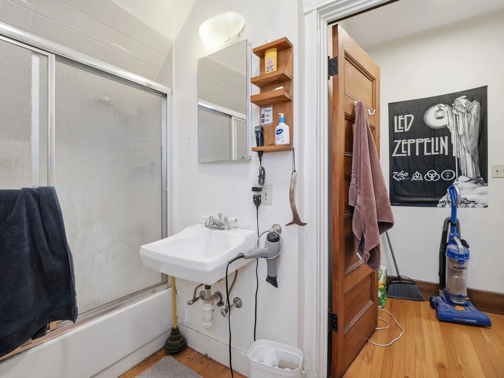 2 bed, 1 bath apartment for rent at 3 Monmouth St Unit 5, Spring Hill — photo 23 of 29