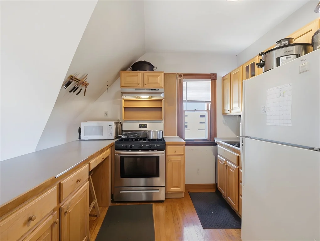 2 bed, 1 bath apartment for rent at 3 Monmouth St Unit 5, Spring Hill — photo 6 of 29