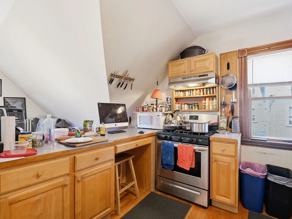 2 bed, 1 bath apartment for rent at 3 Monmouth St Unit 5, Spring Hill — photo 5 of 29