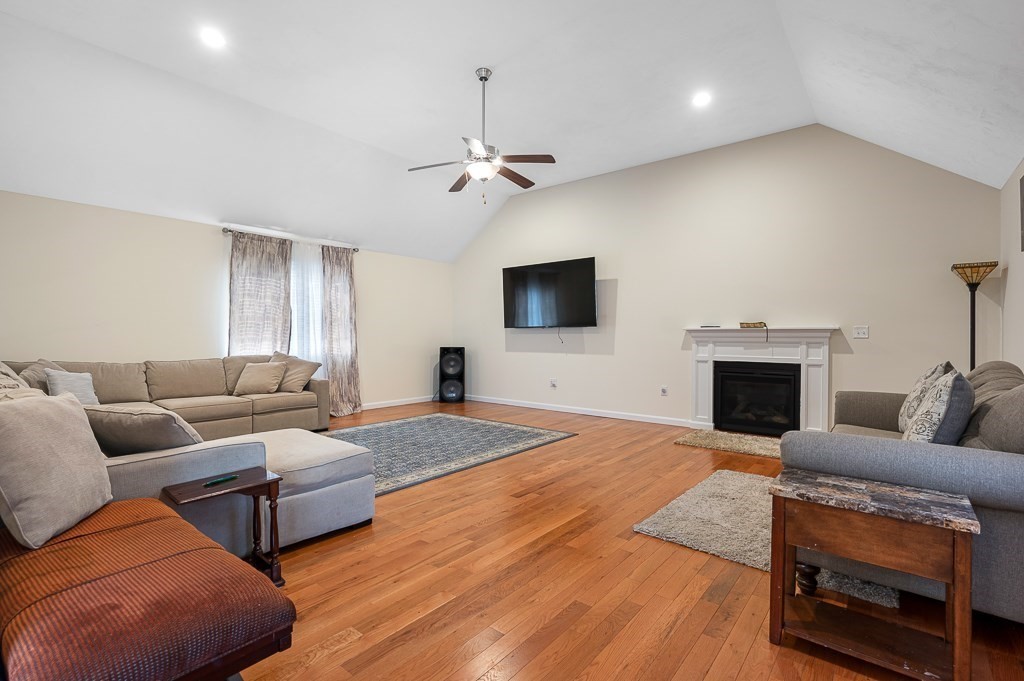 3 bed, 2 bath apartment for rent at 3 Moore Dr, Millbury — photo 6 of 27
