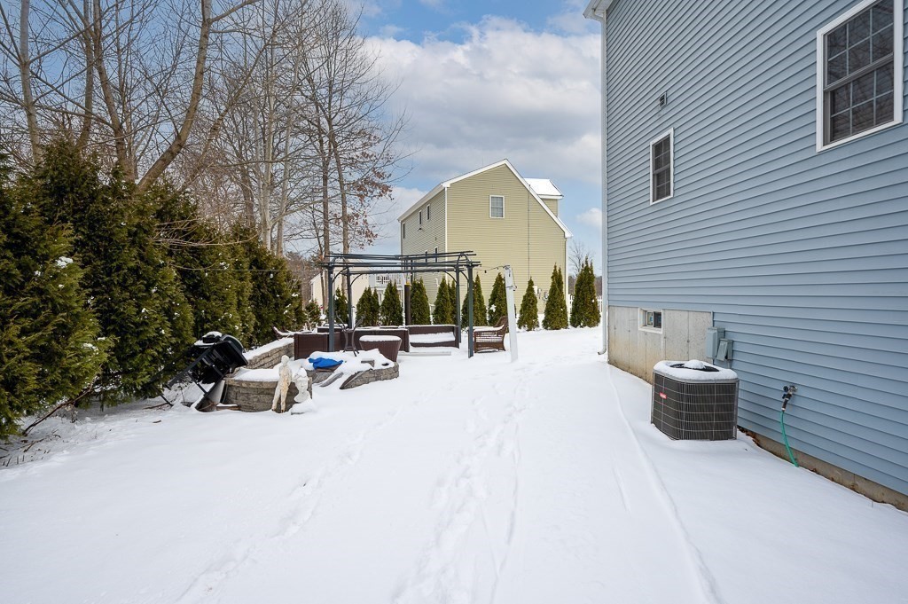 3 bed, 2 bath apartment for rent at 3 Moore Dr, Millbury — photo 26 of 27