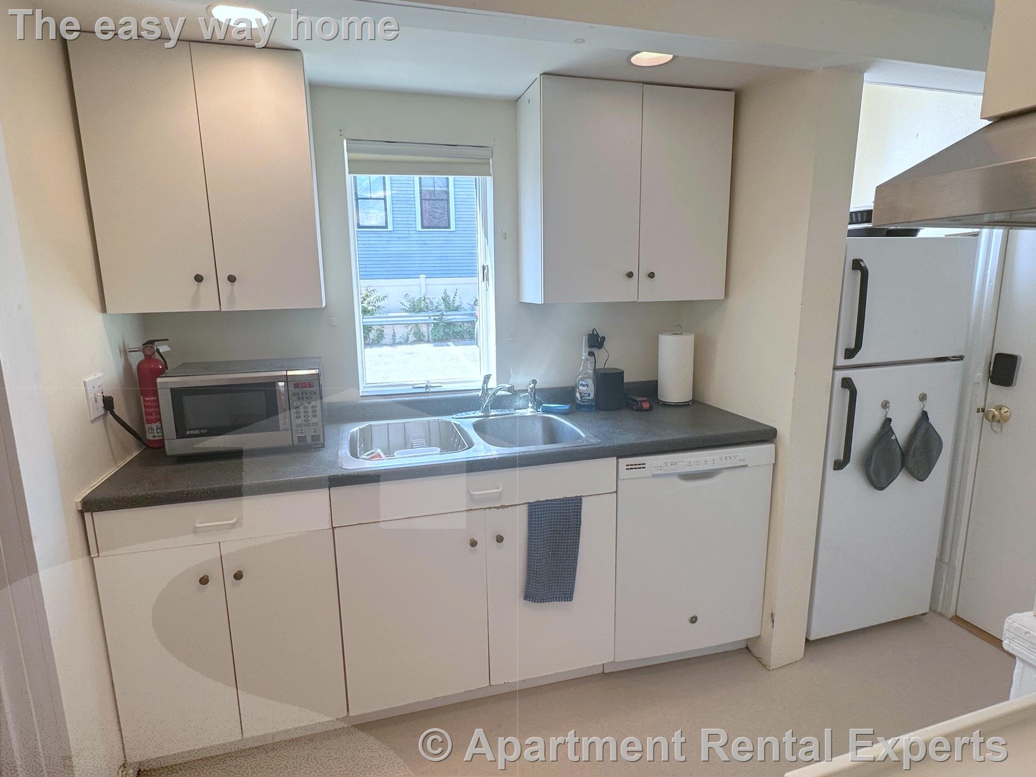 1 bed, 1 bath apartment for rent at 3 Moore St Unit 1, Teele Square — photo 3 of 11