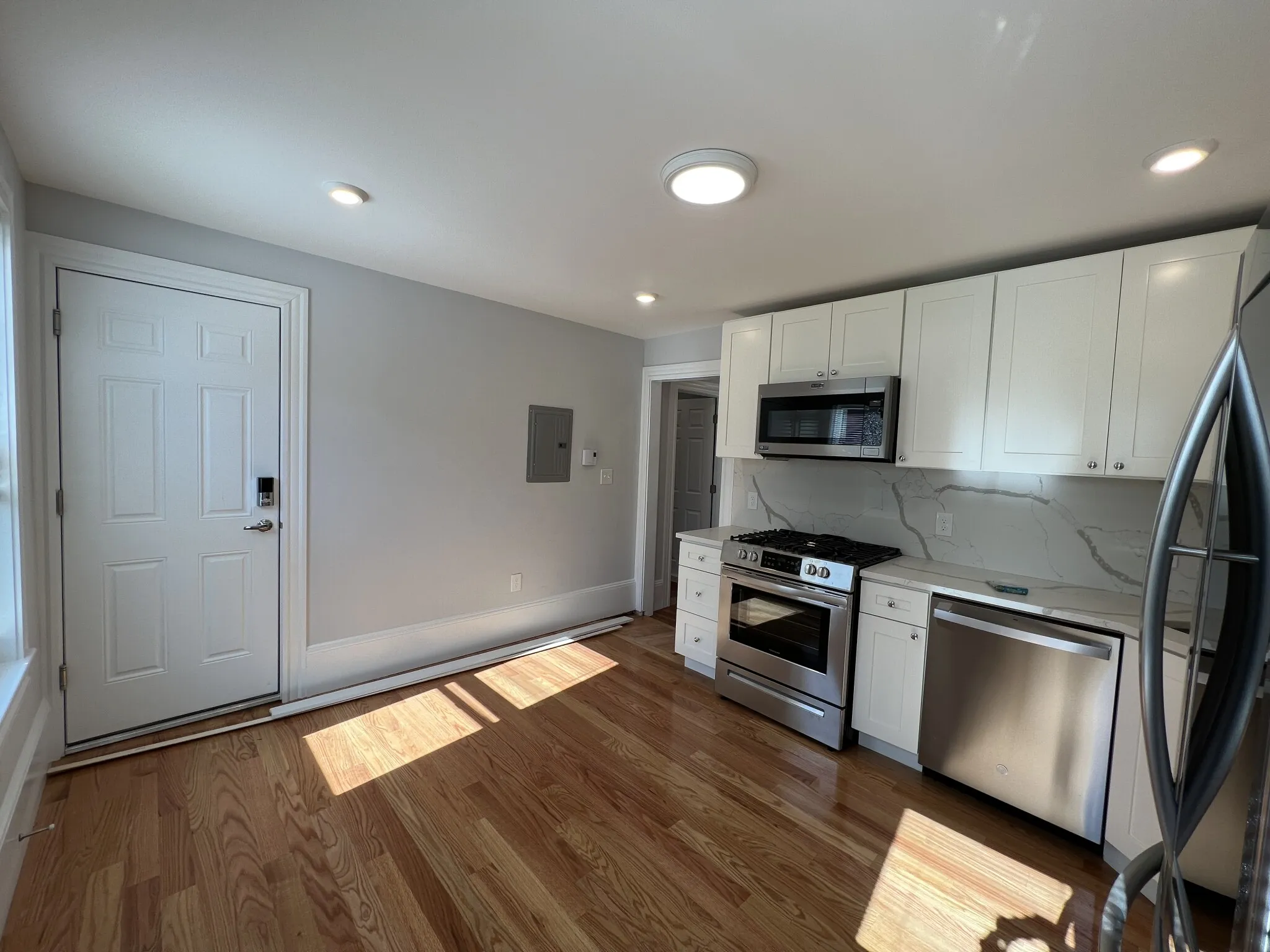 3 bed, 2 bath apartment for rent at 3 Mossland St Unit 2, Spring Hill — photo 3 of 16