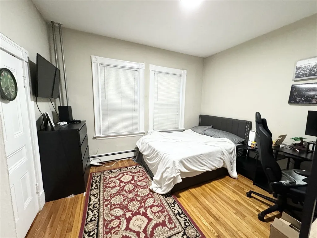 3 bed, 1 bath apartment for rent at 3 Mount Vernon St Unit 1, Dorchester — photo 5 of 9