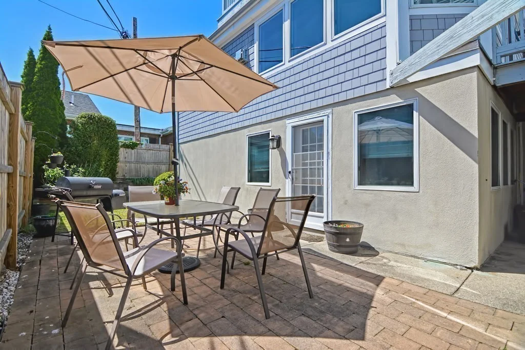 2 bed, 1 bath apartment for rent at 3 Mount Washington Pl Unit 1, South Boston — photo 2 of 16