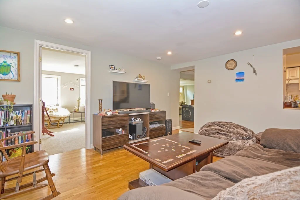 2 bed, 1 bath apartment for rent at 3 Mount Washington Pl Unit 1, South Boston — photo 4 of 16
