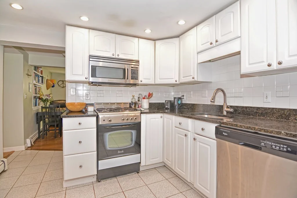2 bed, 1 bath apartment for rent at 3 Mount Washington Pl Unit 1, South Boston — photo 3 of 16