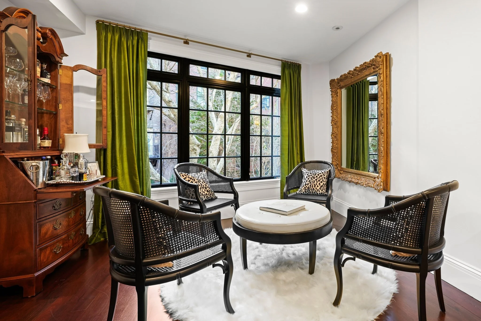 3 bed, 2 bath apartment for rent at 3 Mt Vernon Sq Unit 2, Beacon Hill — photo 6 of 37