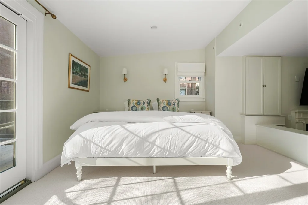 3 bed, 2 bath apartment for rent at 3 Mount Vernon Sq Unit 2, Beacon Hill — photo 18 of 34