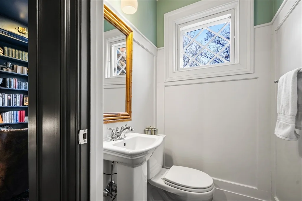 3 bed, 2 bath apartment for rent at 3 Mount Vernon Sq Unit 2, Beacon Hill — photo 16 of 34