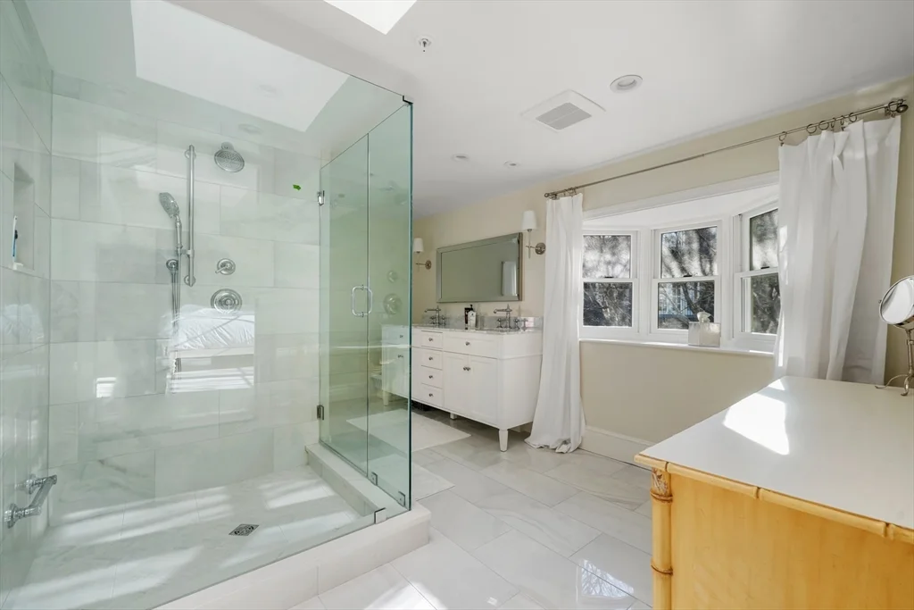3 bed, 2 bath apartment for rent at 3 Mount Vernon Sq Unit 2, Beacon Hill — photo 21 of 34