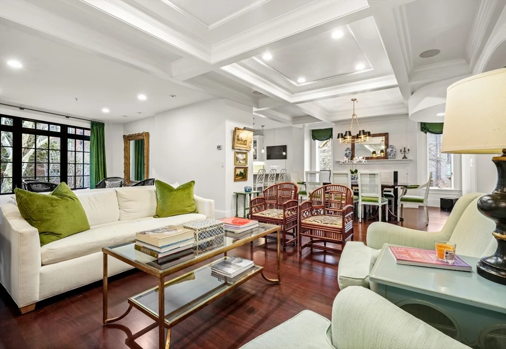 3 bed, 2 bath apartment for rent at 3 Mount Vernon Sq Unit 2, Beacon Hill — photo 3 of 34