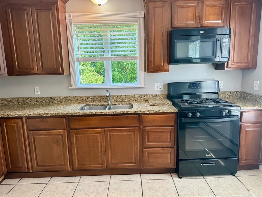 2 bed, 1 bath apartment for rent at 3 Murray St Unit 1, Downtown — photo 3 of 15