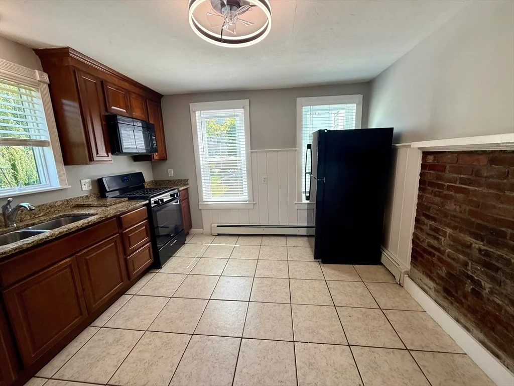 2 bed, 1 bath apartment for rent at 3 Murray St Unit 1, Downtown — photo 5 of 15