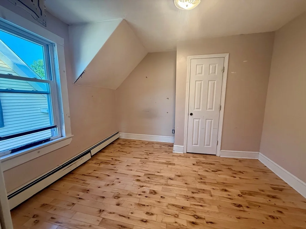 2 bed, 1 bath apartment for rent at 3 Murray St Unit 2, Downtown — photo 6 of 9