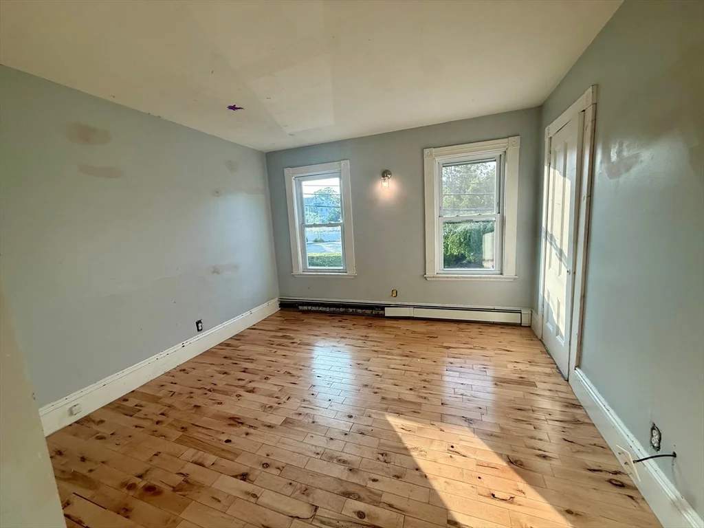 2 bed, 1 bath apartment for rent at 3 Murray St Unit 2, Downtown — photo 7 of 9