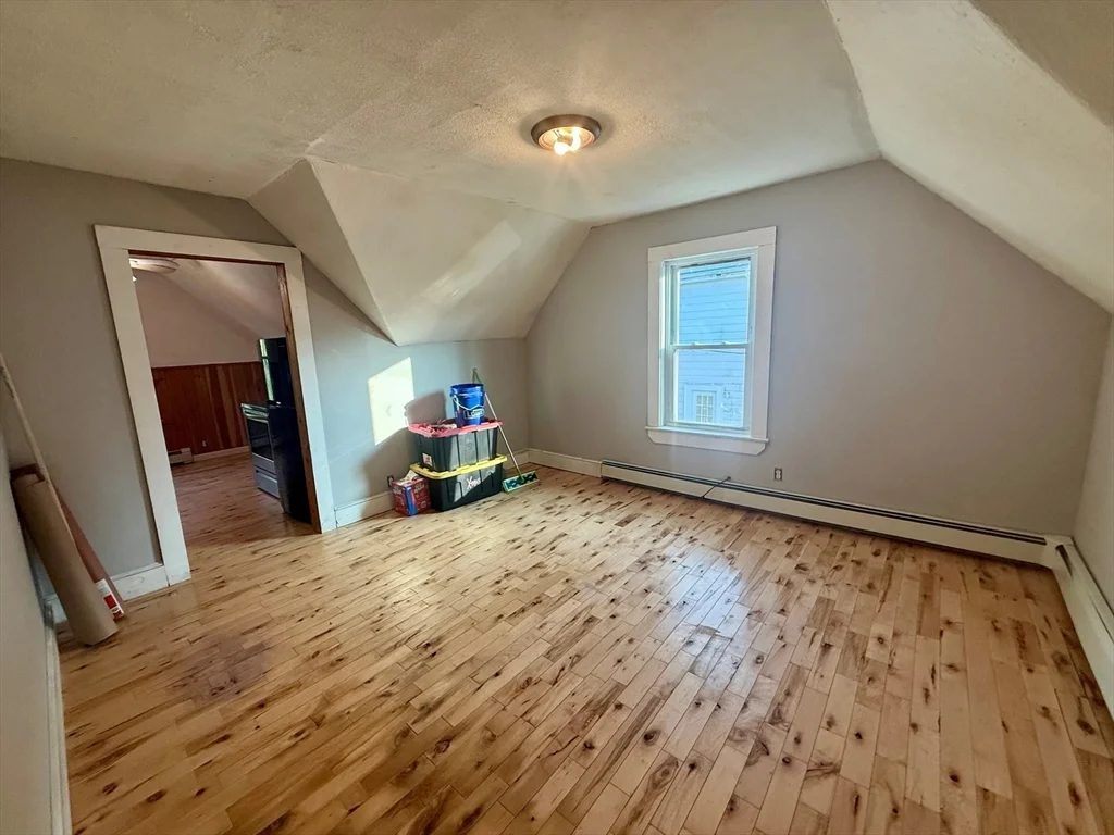 2 bed, 1 bath apartment for rent at 3 Murray St Unit 2, Downtown — photo 5 of 9
