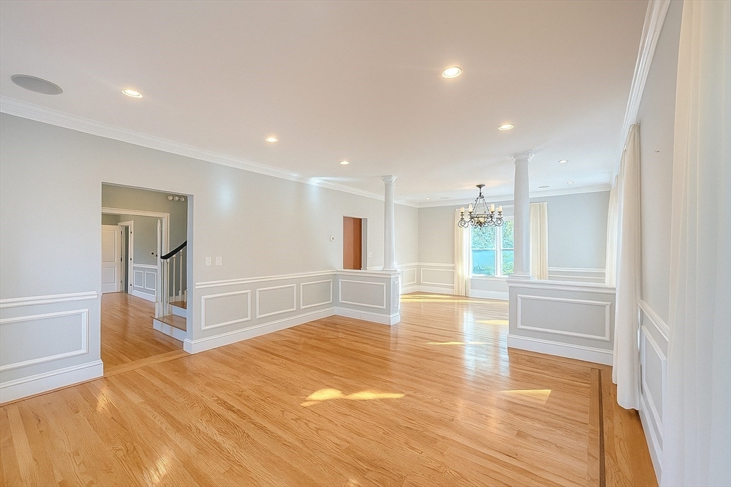 5 bed, 3 bath apartment for rent at 3 Myrna Rd, Lexington — photo 4 of 38