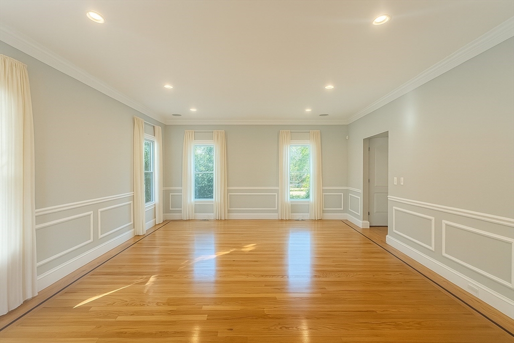 5 bed, 3 bath apartment for rent at 3 Myrna Rd, Lexington — photo 6 of 38