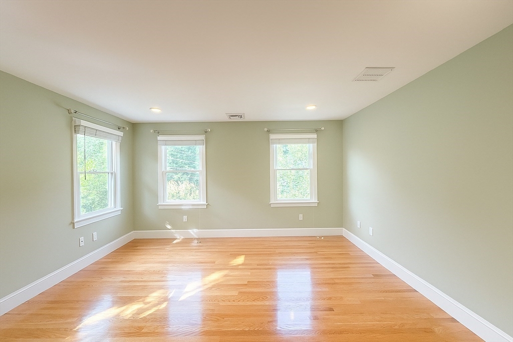 5 bed, 3 bath apartment for rent at 3 Myrna Rd, Lexington — photo 27 of 38