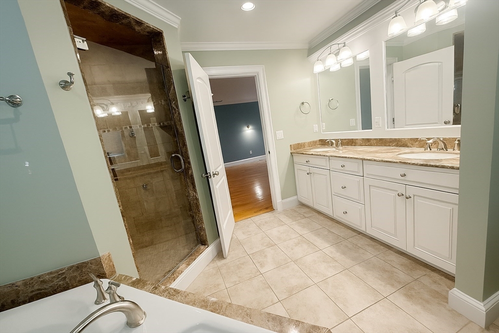 5 bed, 3 bath apartment for rent at 3 Myrna Rd, Lexington — photo 24 of 38