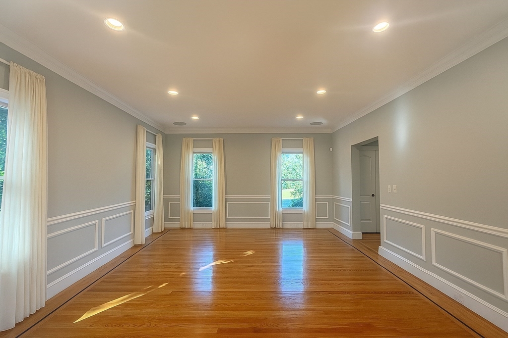 5 bed, 3 bath apartment for rent at 3 Myrna Rd, Lexington — photo 7 of 38